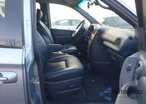 2003 Chrysler Town & Country Lxi z USA, uszkodzony, nr VIN 2C8GP54L63R105338